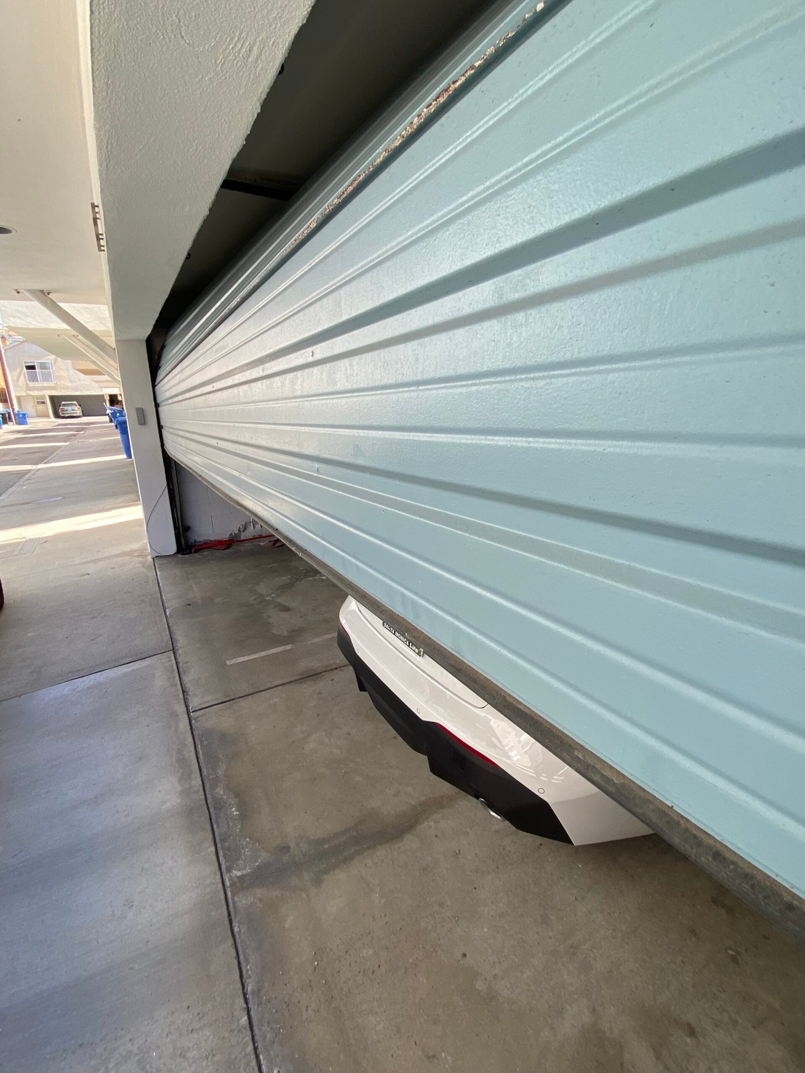 Garage door off-track repair and cable replacement in Canyon Country Santa Clarita CA